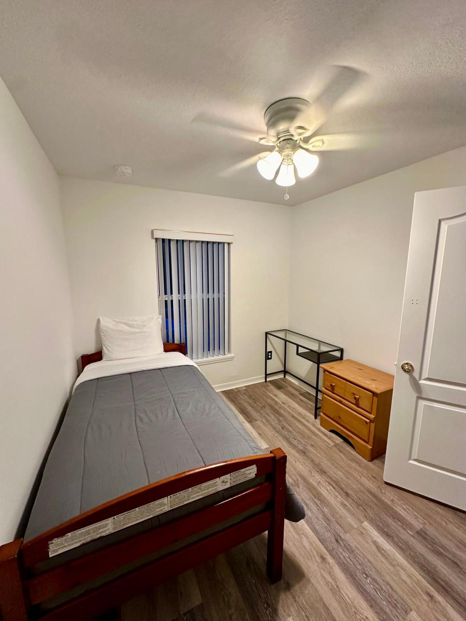 Grand Premium 5br Pool Near Parks Davenport