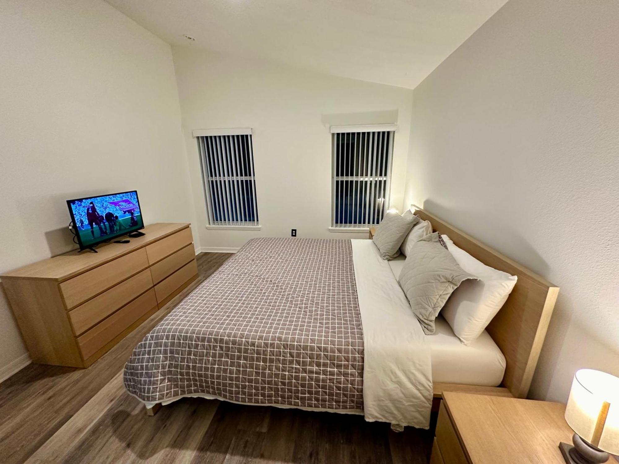 Holiday home Grand Premium 5br Pool Near Parks Davenport